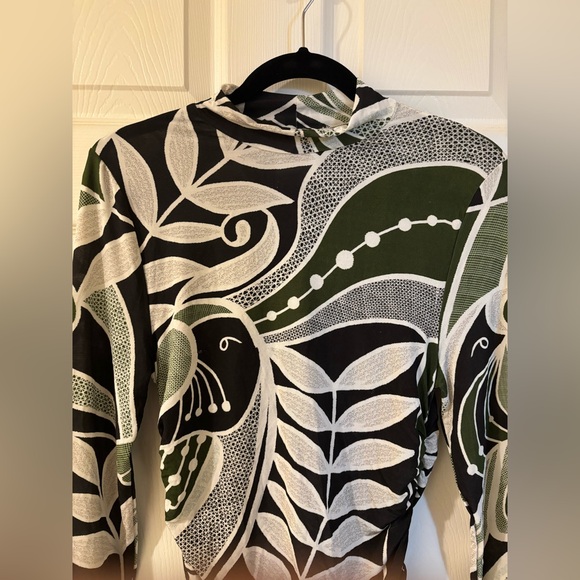 FARM Rio Anthropologie Black and Green Artistic Blouse Medium - Picture 3 of 10